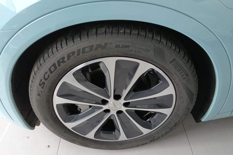 Used Hima Luxeed R7 2025 Range-Extended Version 251 km Max Left Front Wheel Hub