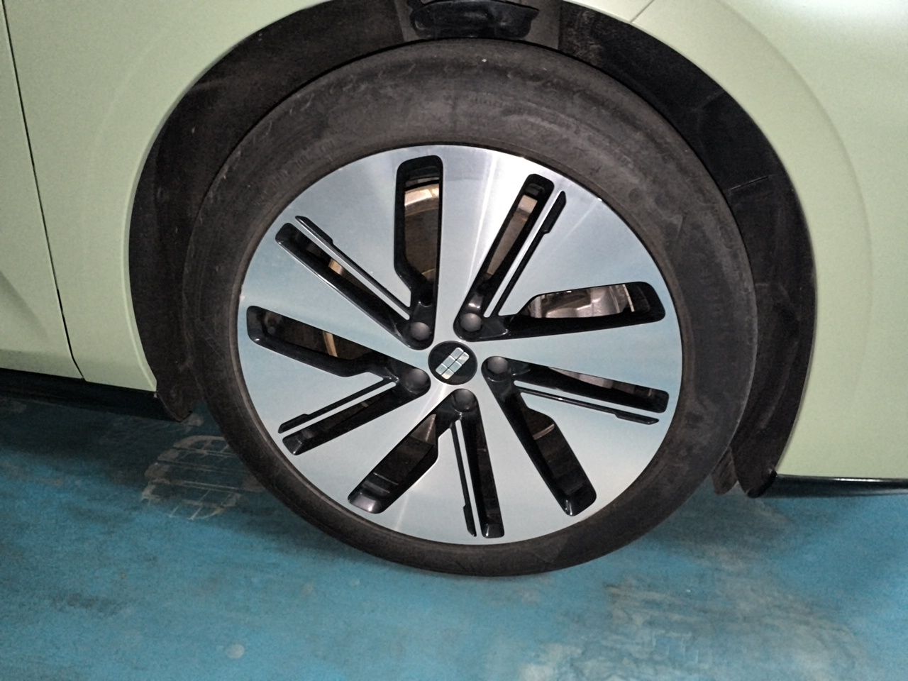Geely Galaxy E8 2024 550 km Range Rear-Drive MAX — снимка 5