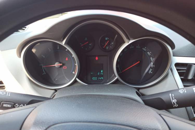 Used Chevrolet Cruze 2011 1.6L SL MT Instrument Cluster