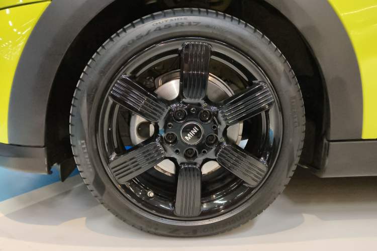 Used MINI MINI 2023 Updated 1.5T COOPER Artist Five-Door Edition