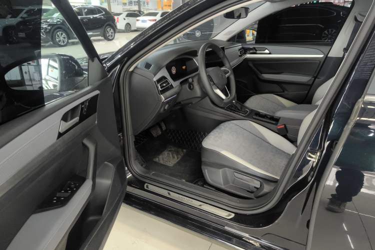 Used Volkswagen Lavida 2024 300TSI DSG Full-Comfort Edition