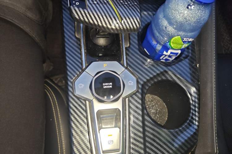 Used CHANGAN UNI-V 2022 1.5T Sport Edition Gear Lever