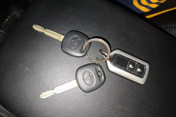 Used Toyota Highlander 2012 2.7L 2WD 5-Seater Elite Edition Vehicle Key