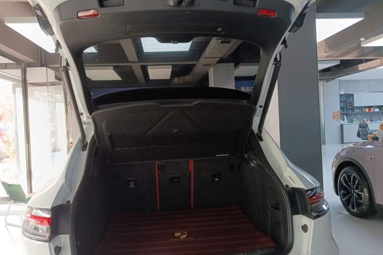 Used Porsche Macan 2018 Macan 2.0T Trunk