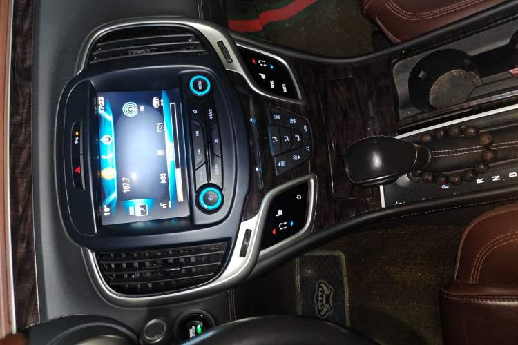 Used Buick LaCrosse 2013 2.4L SIDI Leading Comfort Version Audio And AC Panel