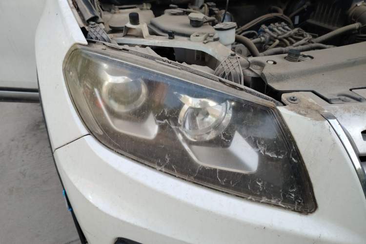 Used Yema T70 2016 Upgraded Model 1.8L Manual Comfort Version Right Front Headlight