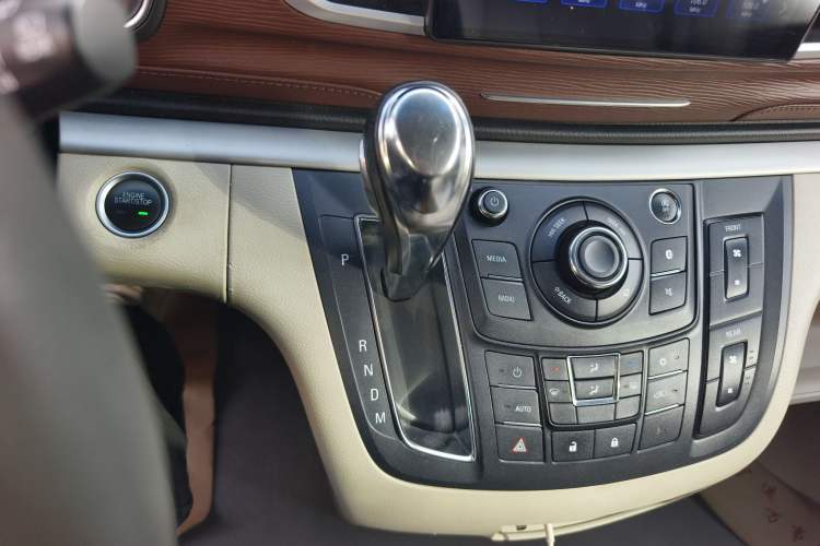 Used Buick GL8 2018 28T Comfort Model China VI Standard