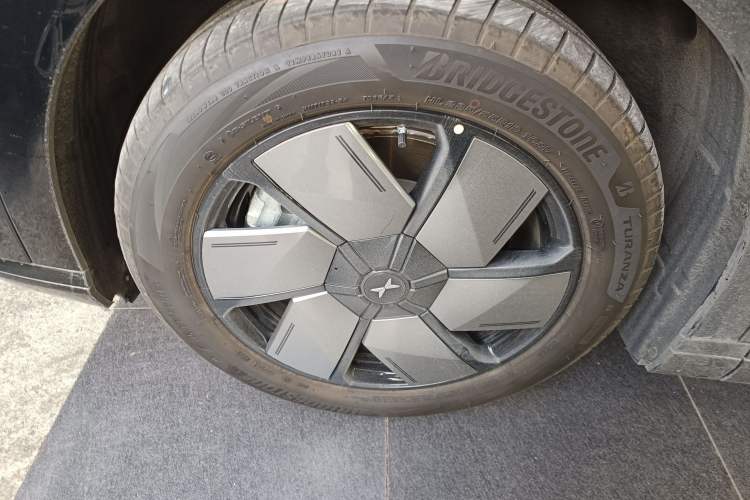 Used XPeng X9 2024 702 Ultra-Long Range Max
