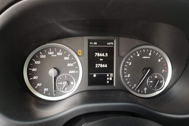 Used Mercedes-Benz Vito 2021 2.0T Elite Version 7 Seats