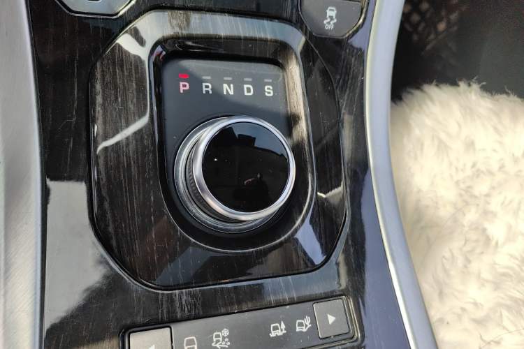 Used Land Rover Range Evoque 2018 240PS PURE Style Edition
