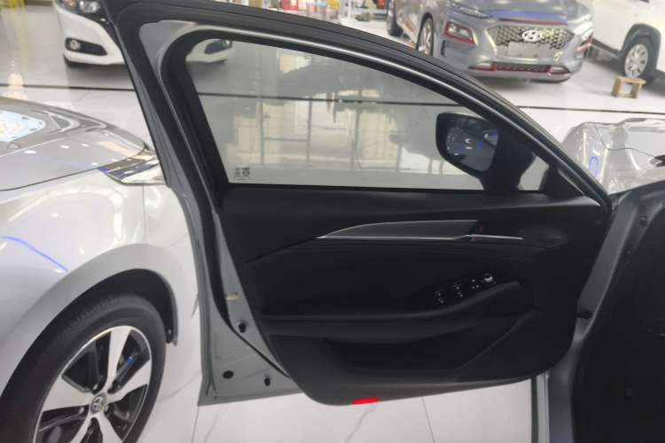 Used Mazda Atenza 2020 2.0L Blue Sky Luxury Edition