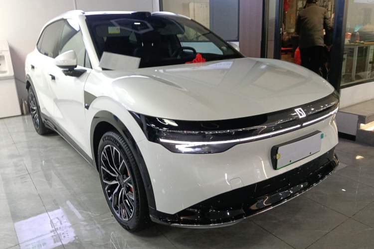 Used Zeekr 7X 2025 100 kWh Long-Range Rear-Wheel Drive with Intelligent Driving Features