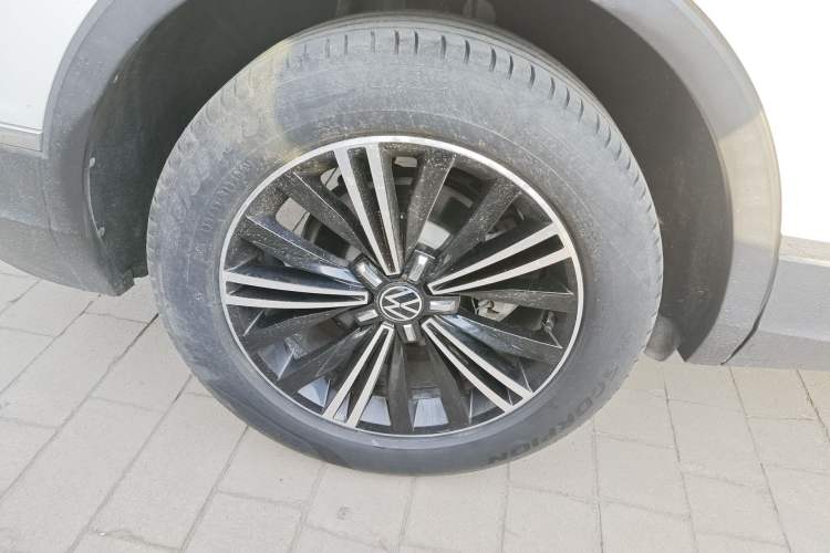 Used Volkswagen Tiguan L 2021 330TSI Automatic Two-Wheel Drive Smart Edition Exterior 5