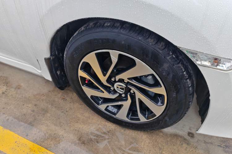 Used Honda Civic 2016 220TURBO CVT Luxury Edition Right Front Wheel Hub