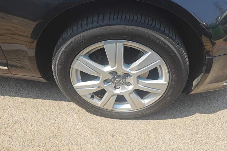 Used Audi A6L 2011 2.4L Comfort Edition Right Front Wheel Hub