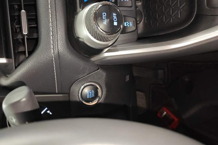 Used Toyota RAV4 2022 2.0L CVT Two-Wheel Drive Fashion Plus Edition
