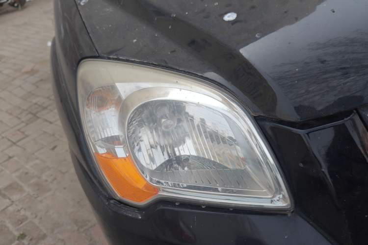 Used Kia Sportage 2012 2.0L Manual Two-Wheel Drive GL Trim Right Front Headlight