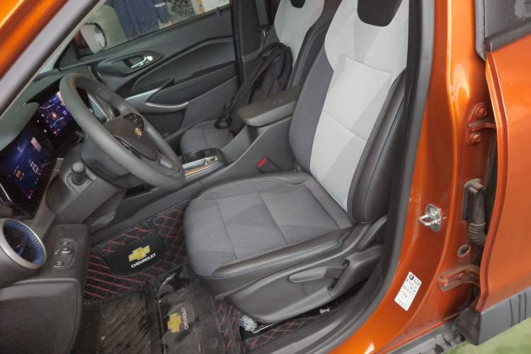 Used Chevrolet Seeker 2022 1.5T CVT Trend-Setting Edition Left Front Seat