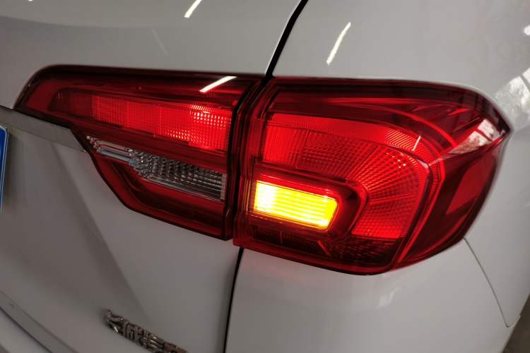 Used Haval M6 2019 1.5T DCT Two-Wheel Drive Elite Version China VI Standard Right Rear Taillight
