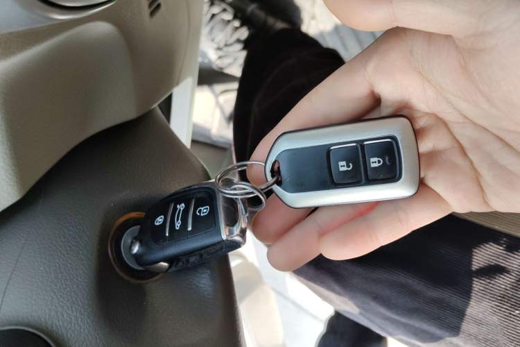 Used Toyota Verso 2014 Starlight 180E CVT Elite Multi-Function Edition
