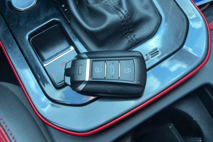 Used Dongfeng Aeolus Yixuan GS 2020 230T Automatic Black Samurai Edition