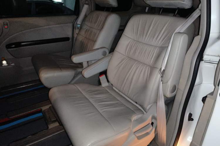 Used Honda Elysion 2012 2.4L VTi-S Prestige Edition Left Rear Seat