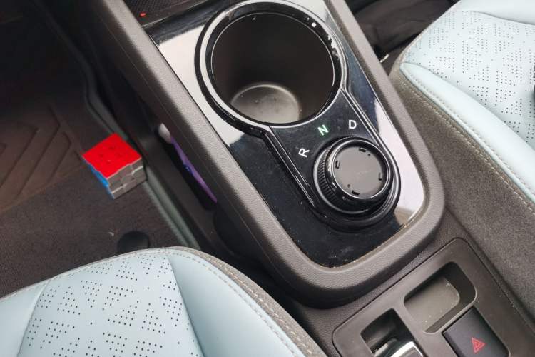 Used Chery Little Ant 2022 Sweet Pink Edition Full-Sugar Version Lithium Iron Phosphate 30 kW 301 km Gear Lever