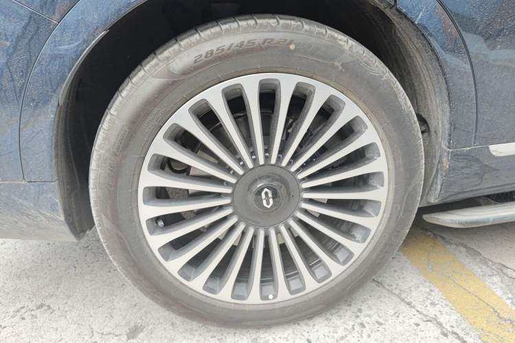 Used Hima AITO M9 2025 Extended-Range Ultra Version 52 kWh 6-Seater
