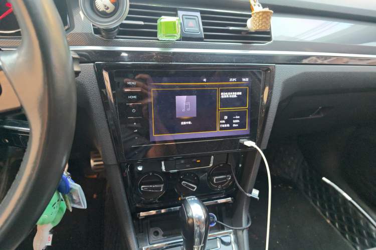 Used Volkswagen C-TREK 2017 230TSI DSG Comfort Version
