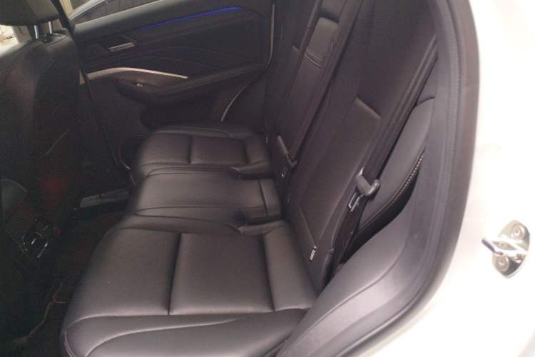 Used Wey VV6 2021 2.0T Two-Wheel Drive Smart Protection+
