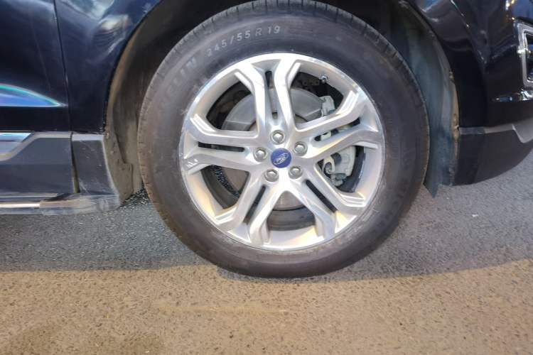 Used Ford Edge 2015 2.0T GTDi 4x4 High-Grade Model