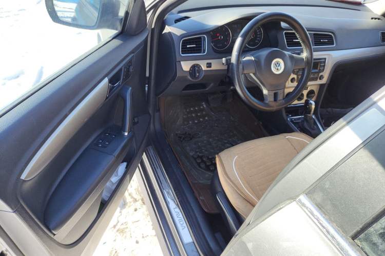 Used Volkswagen Lavida 2013 Restyled Classic 1.6L Automatic Comfort Edition