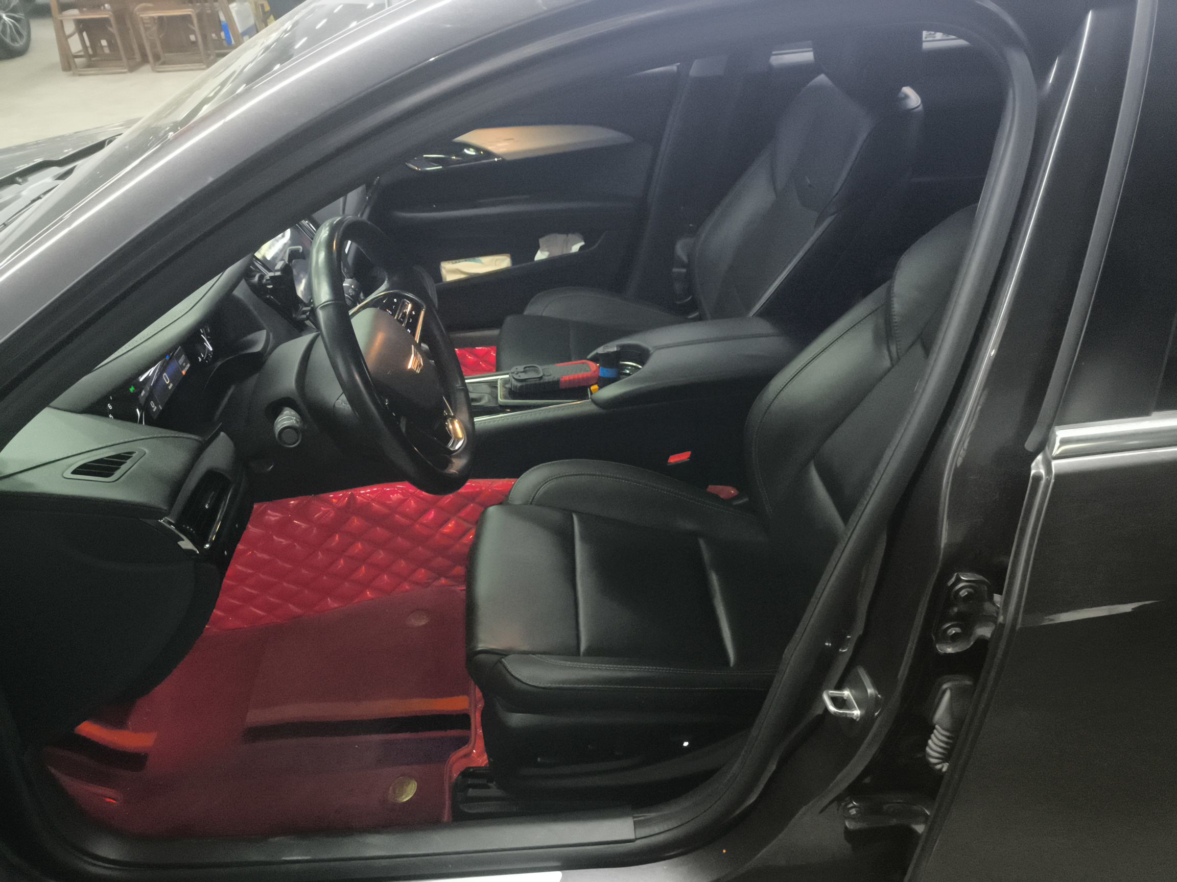 Переднее сиденье в автомобиле