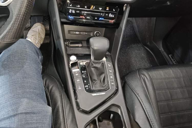 Used Volkswagen Tiguan L New Energy 2022 430 PHEV Plug-in Hybrid Flagship Edition Gear Lever