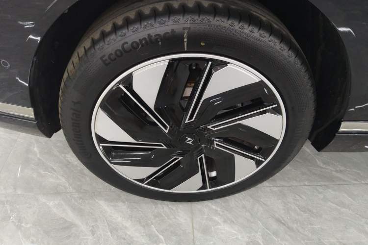 Used Dongfeng eπ eπ008 2025 636Ultra LikeYi Edition 6-Seater