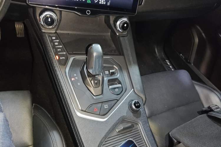 Used Lynk & Co 01 2021 2.0TD Two-Wheel-Drive Pro Trim
