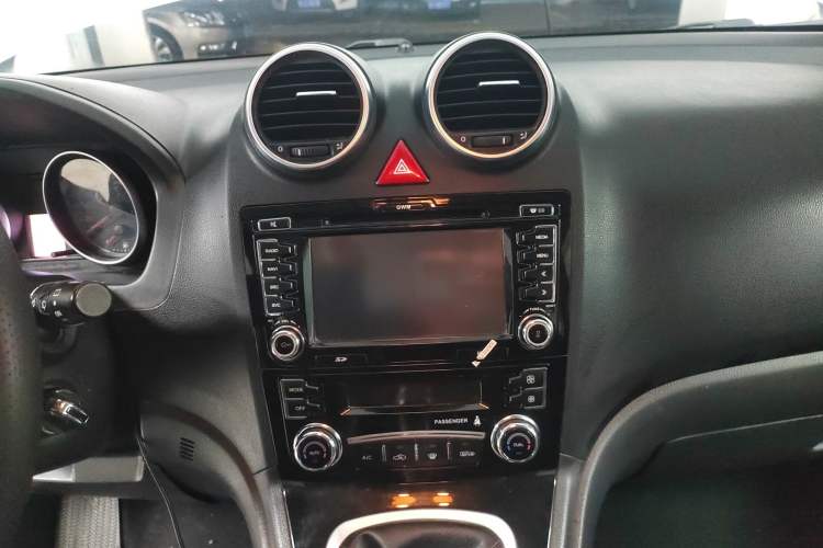 Used Haval H6 2014 Upgraded Model 2.0T Diesel Manual Two-Wheel Drive Elite Version