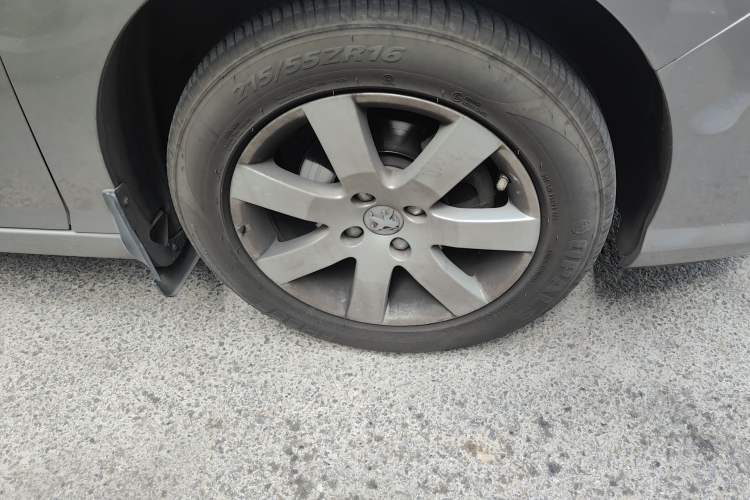 Used Peugeot 408 2010 1.6L Manual Luxury Edition