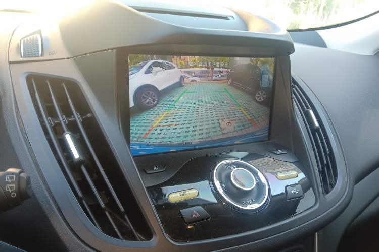 Used Ford Kuga 2018 Facelifted EcoBoost 180 Two-Wheel-Drive Platinum Wing Edition
