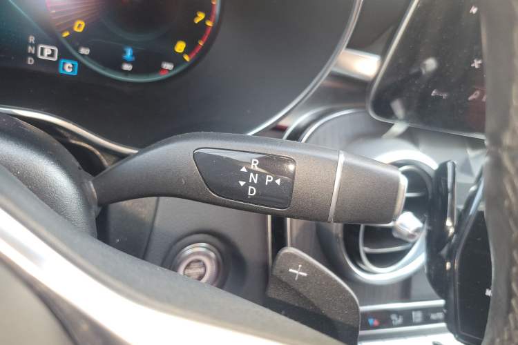 Used Mercedes-Benz GLC Coupe 2022 Refreshed GLC 300 4MATIC Coupe SUV Gear Lever