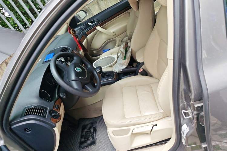 Used Skoda Octavia 2010 1.6L Automatic Yijun Edition
