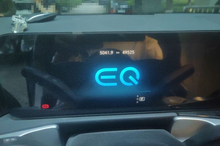 Used Mercedes-Benz EQB 2022 EQB 260 Odometer Close Up