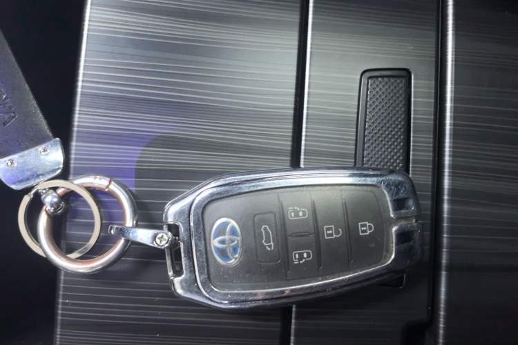 Used Toyota SIENNA 2021 2.5L Hybrid Platinum Edition