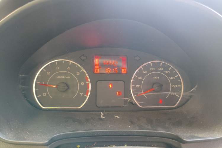 Used Wuling Hongguang V 2019 1.5L Base Version China VI LAR Odometer Close Up