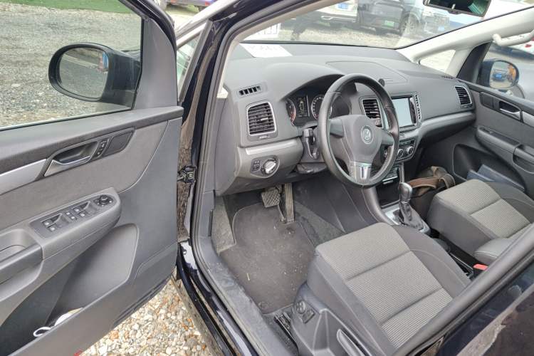 Used Volkswagen Sharan 2013 1.8TSI Standard Model