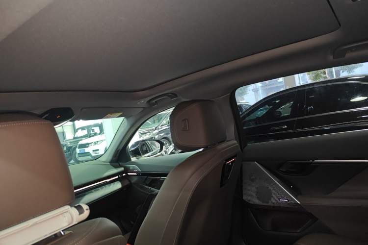 Used BMW 5 Series 2024 525Li Luxury Package