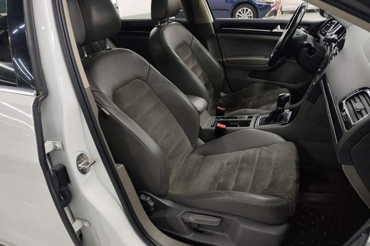 Used Volkswagen Golf 2016 280TSI Automatic Flagship Model Right Front Seat