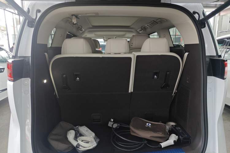 Used Denza D9 2024 DM-i 980 Four-Wheel Drive Prestige Model