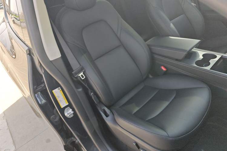 Used Tesla Model Y 2024 Rear-Wheel-Drive Version
