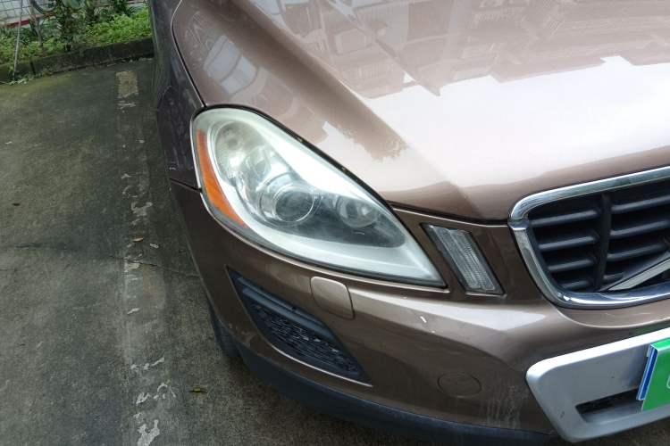 Used Volvo XC60 2011 2.0T ZhiZun Edition Right Front Headlight